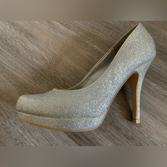 Silver sparkle heels - Picture 2 of 12